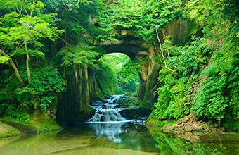 濃溝の滝／亀岩の洞窟